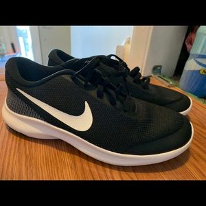 Nike flex experience size 7.5